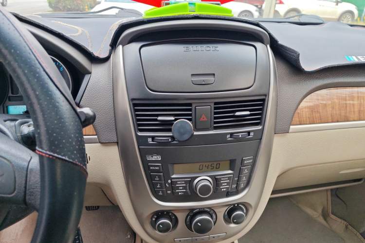 Used Buick Excelle 2015 1.5L Manual Classic Trim
