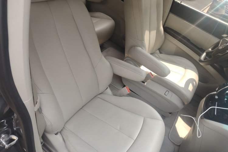 Used Buick GL8 2020 Land Cruiser Executive Class 652T Comfort Model
