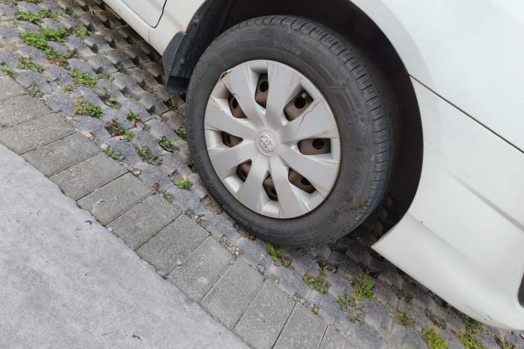 Used Toyota Corolla EX 2013 1.6L Manual Excellence Edition Right Front Wheel Hub