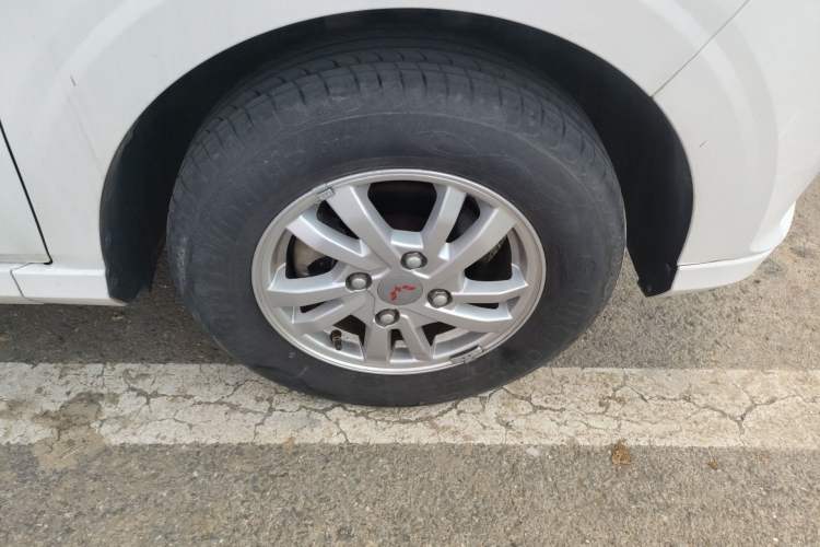 Used Wuling Hongguang 2021 1.5L Facelifted S Comfort Version with Electric Power Steering LAR Right Front Wheel Hub