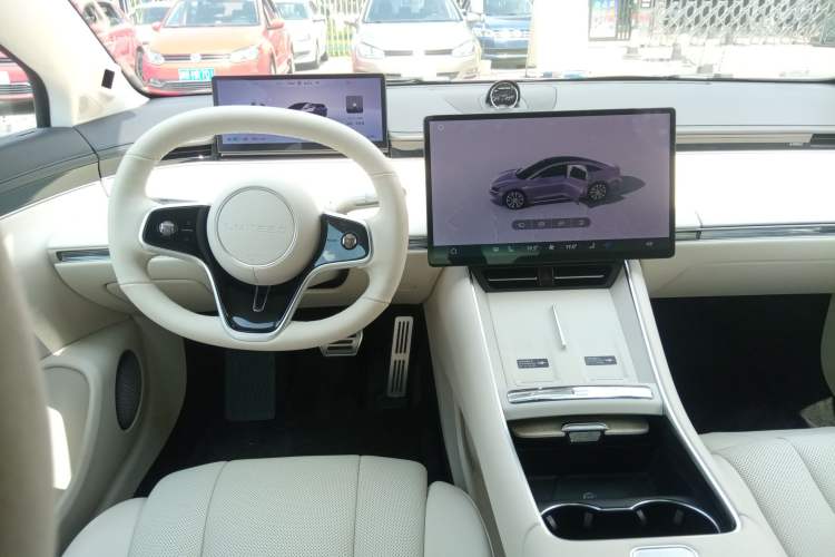 Used Hima Luxeed S7 2025 855 km Max Steering Wheel