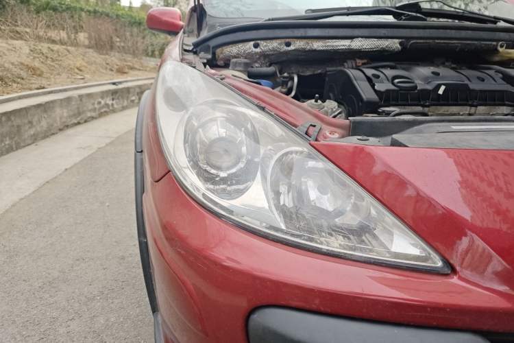 Used Peugeot 307 2012 1.6L Manual CROSS Right Front Headlight