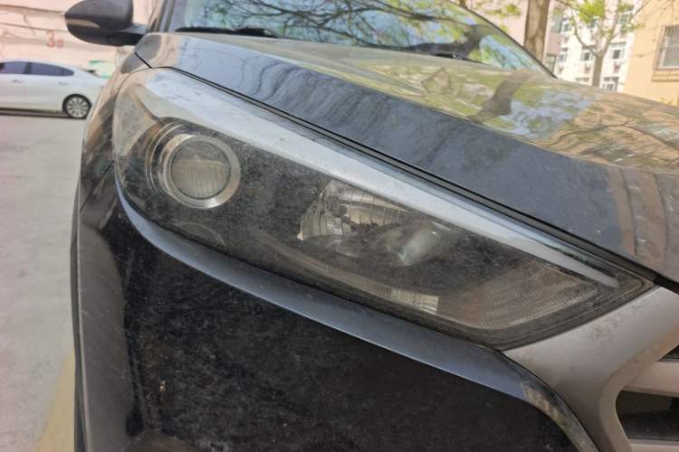 Used Hyundai Tucson 2015 2.0L Automatic Two-Wheel Drive Smart Version
