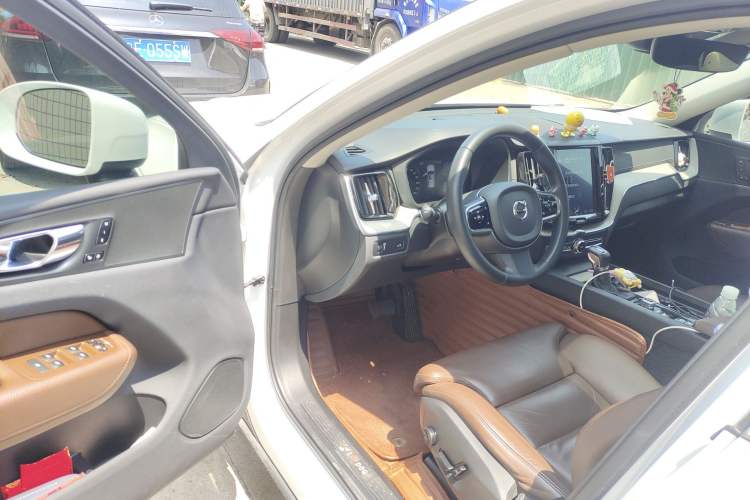 Used Volvo XC60 2020 T5 4x4 Smart Luxury Edition
