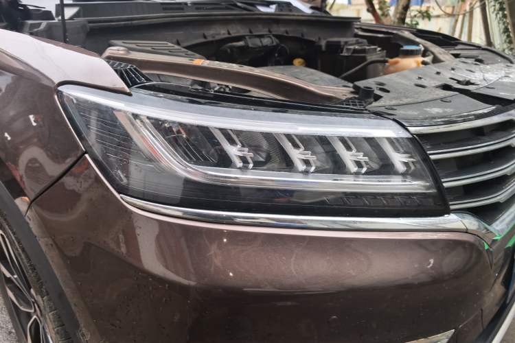 Used Roewe RX5 2018 20T Two-Wheel Drive Automatic Internet Smart Luxury Edition
