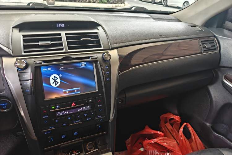 Used Toyota Camry 2016 Dual-Engine 2.5 HG 10th Anniversary Deluxe Navigation Edition
