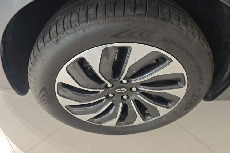 Used Hima AITO M7 2022 1.5T Four-Wheel Drive Luxury Edition Left Front Wheel Hub