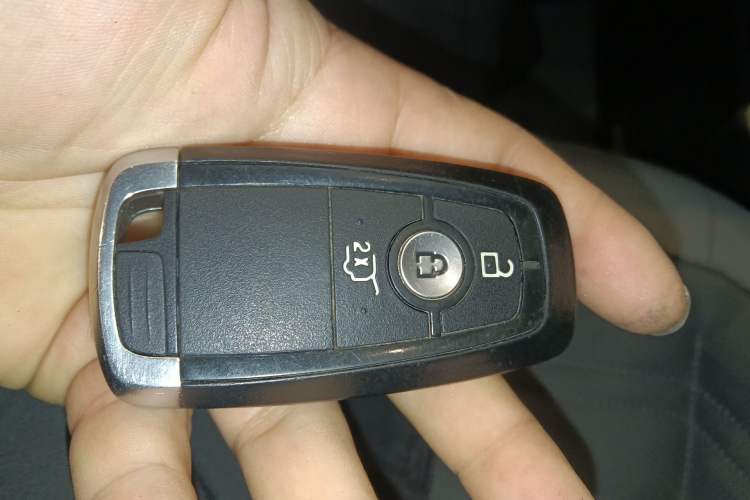 Used Ford Edge 2023 Ford Explorer L 2.0T EcoBoost Four-Wheel Drive 7-Seater Supreme Model Vehicle Key