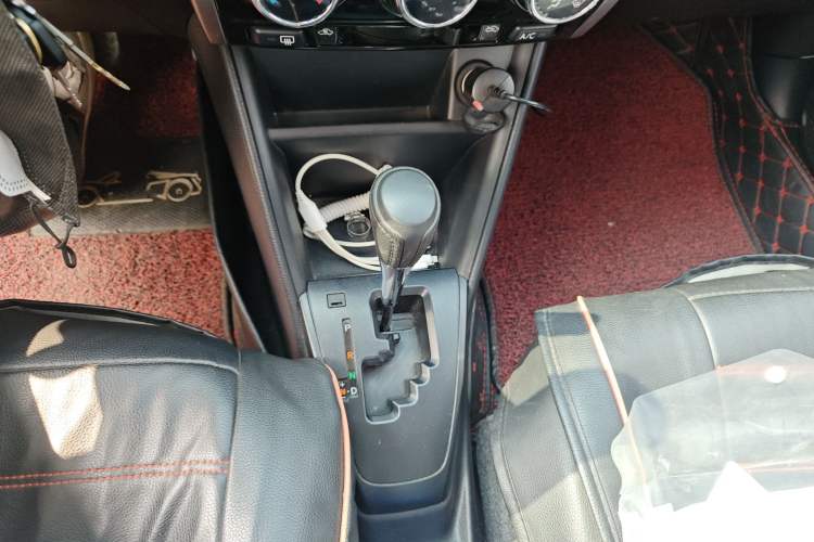 Used Toyota YARiS L Zhi Xiang 2021 1.5L CVT Leading Edition Gear Lever