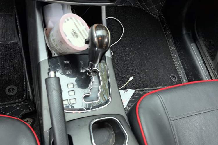 Used SsangYong Korando 2014 2.0L Gasoline Two-Wheel Drive Automatic Luxury Navigation Edition
