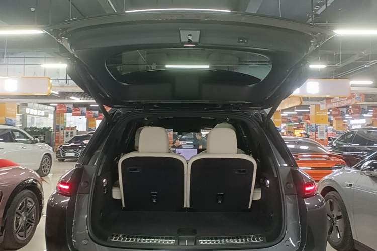 Used Li Auto L8 2024 Ultra Model
