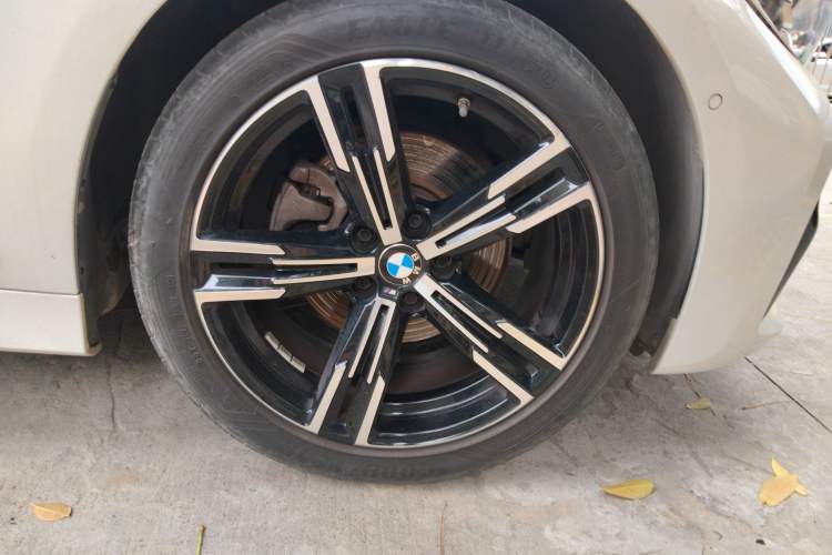 Used BMW 3 Series 2021 Restyled 325i M Sport Package Right Front Wheel Hub