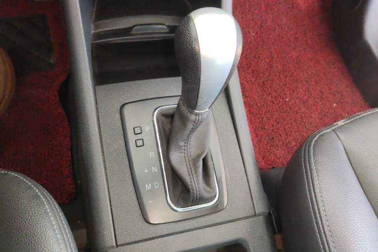 Used BAIC Senova X65 2015 2.0T automatic luxury version