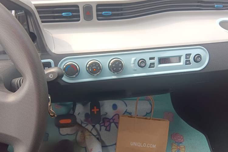 Used Wuling Hongguang MINIEV 2022 Easy Version Lithium Iron Phosphate Audio And AC Panel