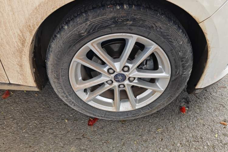 Used Ford Focus 2015 Sedan EcoBoost 180 Automatic Elite Model
