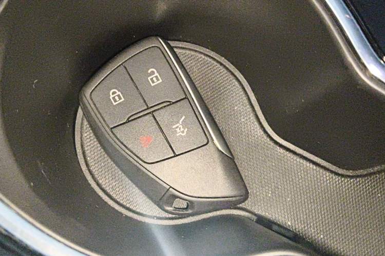 Used Buick Envision 2022 Encore S GS Two-Wheel Drive Smart & Sporty Model Vehicle Key