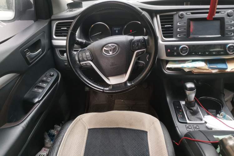 Used Toyota Highlander 2015 2.0T Four-Wheel Drive Luxury Navigation Version with 7 Seats
