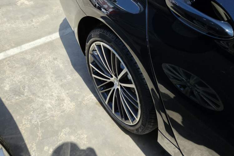 Used BMW 5 Series 2021 530Li Leading Model M Sport Package Exterior 5