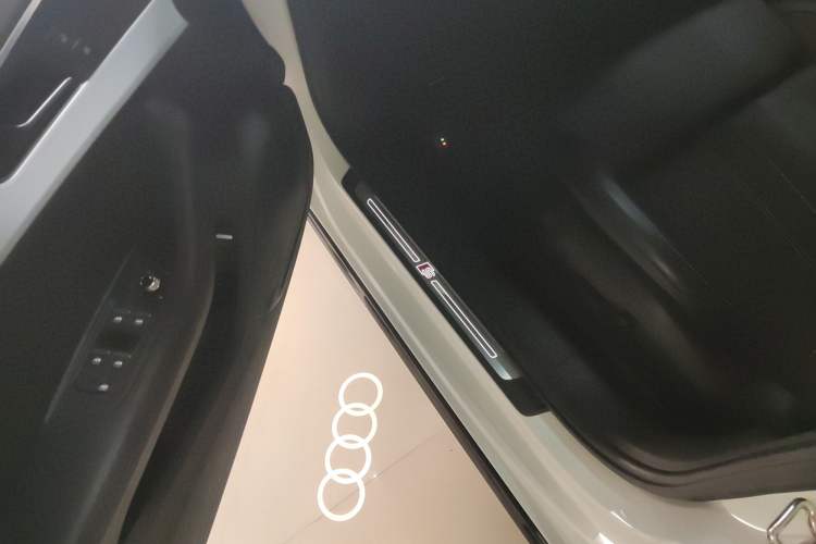 Used Audi A4L 2023 40 TFSI Luxury Dynamic Model Driver Seat