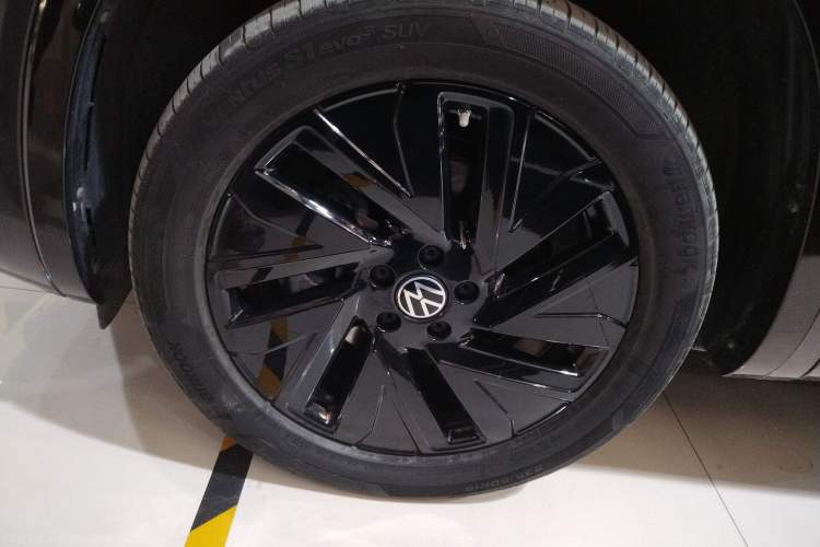 Used Volkswagen Tayron 2023 330TSI Two-Wheel-Drive R-Line High-Energy Version
