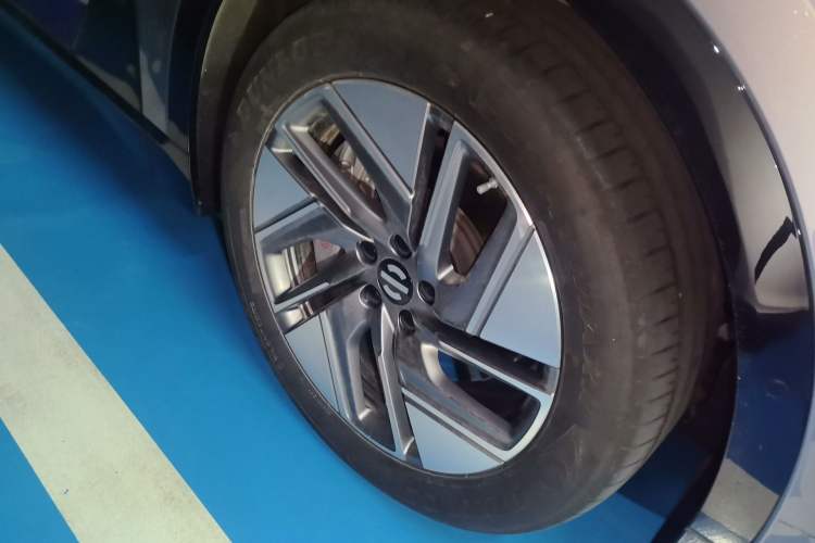 Used HiPhi Y 2023 560 km Pioneer Edition Right Front Wheel Hub