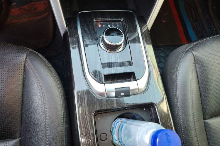 Used Land Rover Discovery Sport 2019 240 PS HSE Version China VI Standard Gear Lever