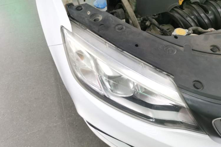 Used Geely Auto Vision 2019 Upgraded Model 1.5L CVT Prestige Version China VI Standard Right Front Headlight