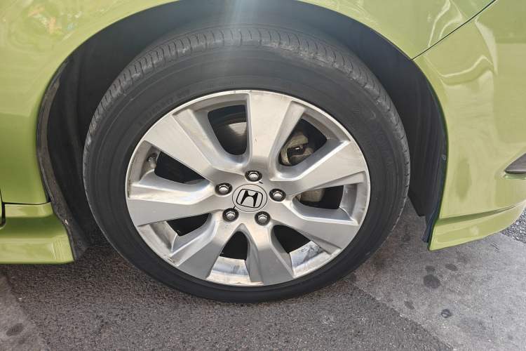 Used Honda Jade 2014 1.8L CVT Luxury Edition 5 seats
