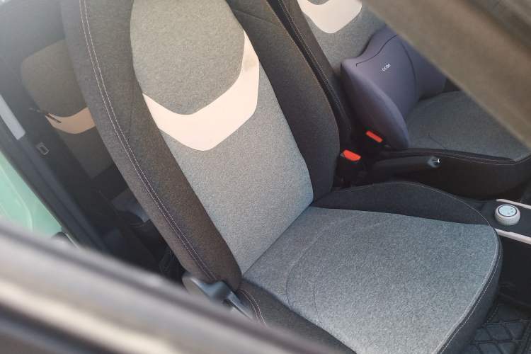 Used Chery QQ Ice Cream 2022 120km Conical Shape Lithium Iron Phosphate