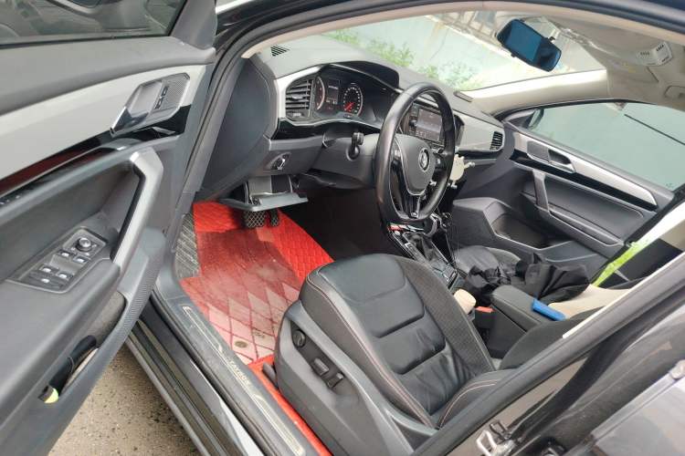 Used Volkswagen Tayron 2019 330TSI Two-Wheel Drive Luxury Model China VI Standard Driver Seat