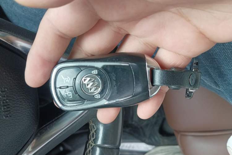 Used Buick Envision 2016 28T Four-Wheel Drive Luxury Model Vehicle Key