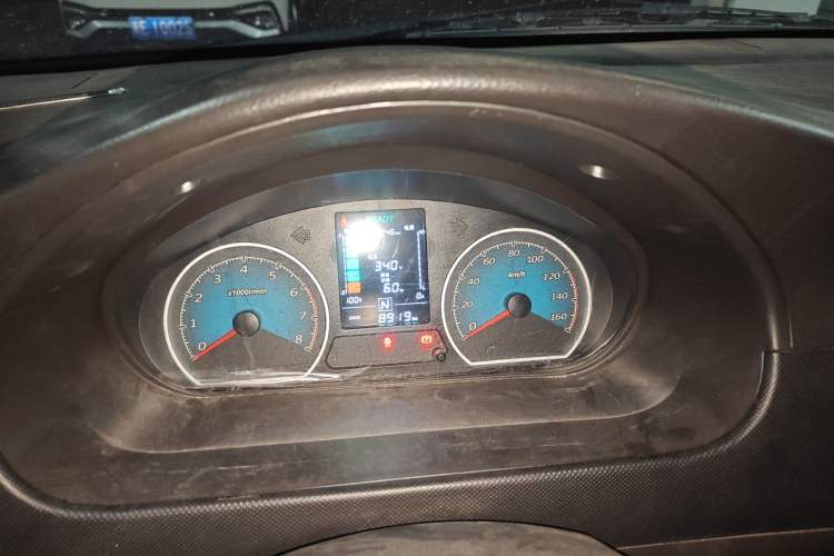 Used Wuling EV50 2022 Affordable Model Anchi with 35.904 kWh
