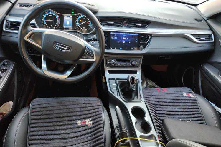 Used Geely Auto Emgrand 2019 Leading Edition 1.5L Manual Luxury Model China VI Standard
