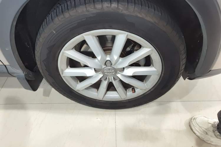 Used Audi Q3 2015 30 TFSI Ambition Edition Right Front Wheel Hub