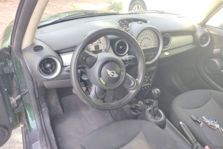 Used MINI 2011 1.6L ONE