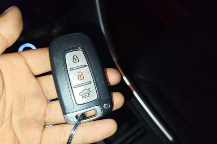 Used Hyundai Sonata 2013 2.0L Automatic Luxury Edition Vehicle Key