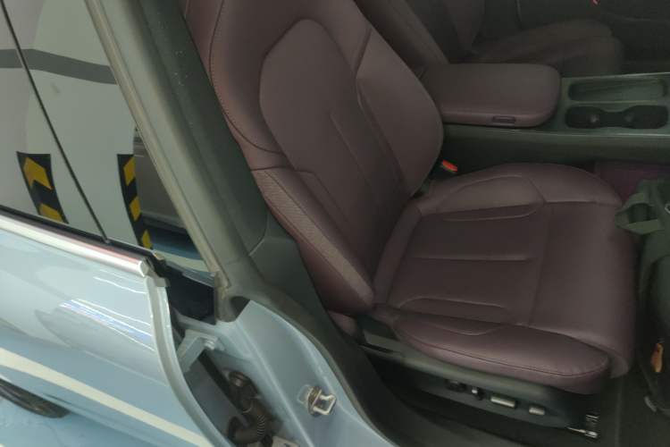 Used Nio ET5T 2024 75kWh Touring Right Front Seat