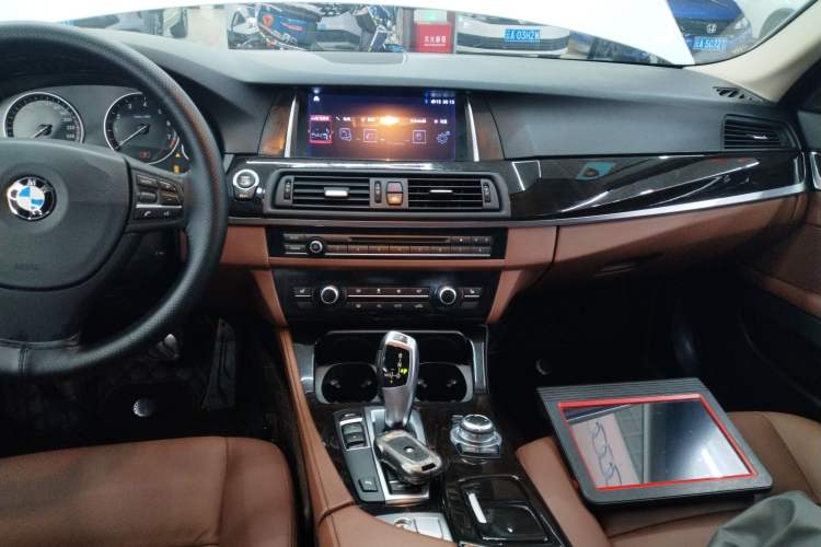 Used BMW 5 Series 2014 525Li Leading Model