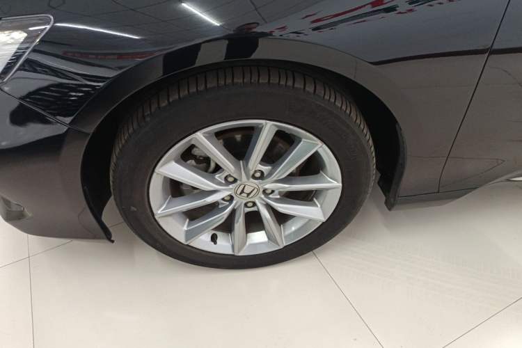 Used Honda Accord 2022 260TURBO Luxury Edition Left Front Wheel Hub