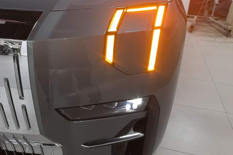 Used Zeekr 009 2024 7-Seater Walk-Through Version Four-Wheel Drive 108 kWh
