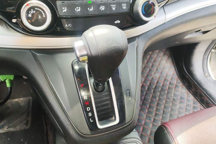 Used Honda CR-V 2016 2.0L Two-Wheel Drive Classic Edition Gear Lever