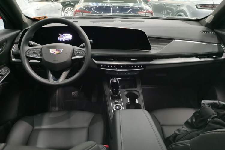 Used Cadillac XT4 2024 28T Two-Wheel-Drive Luxury Version Center Console