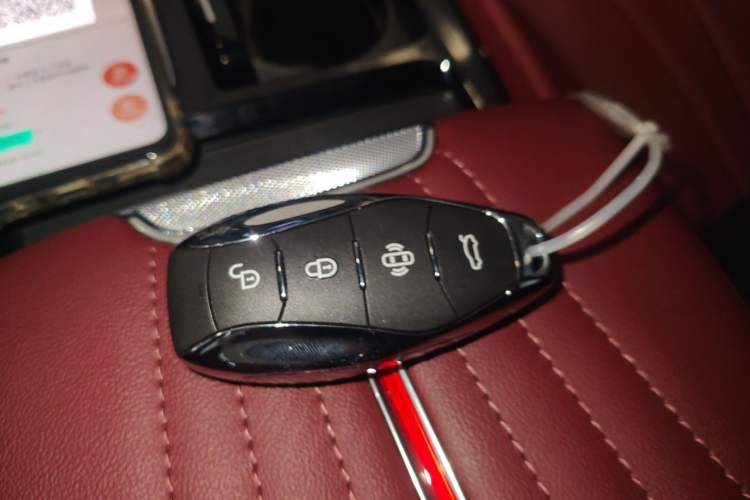 Used Hongqi H5 PHEV 2025 170 Super Hybrid Version Vehicle Key