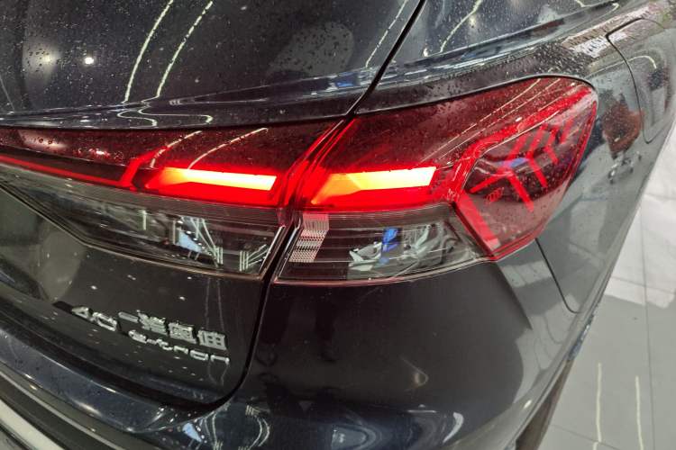 Used Audi Q4 e-tron 2024 40 e-tron Boundary Edition in Midnight Blue Right Rear Taillight