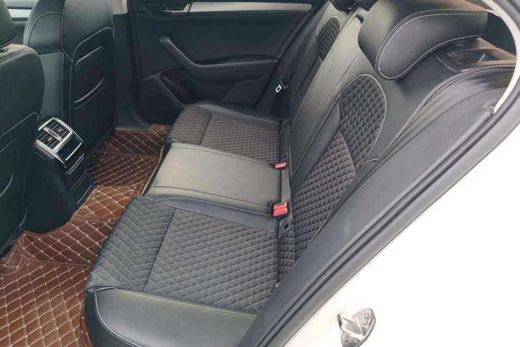 Used Skoda Superb 2016 TSI280 DSG Innovation Edition Left Rear Seat