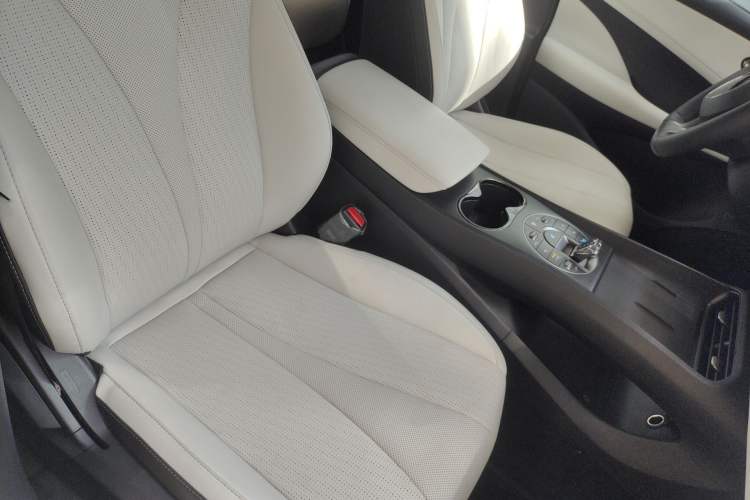 Used BYD Seal 05 DM-i 2025 DM-i Intelligent Drive 120KM Flagship Model Right Front Seat