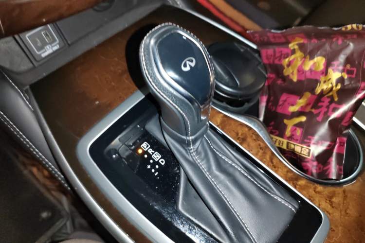 Used Infiniti QX60 2020 2.5 S/C Hybrid Two-Wheel-Drive Excellence Edition Gear Lever