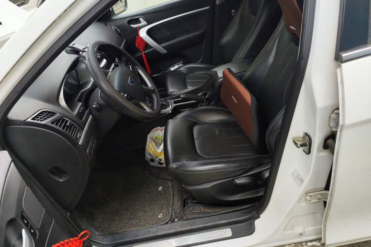 Used Geely Auto Emgrand 2015 Sedan 1.3T CVT Upward Edition
