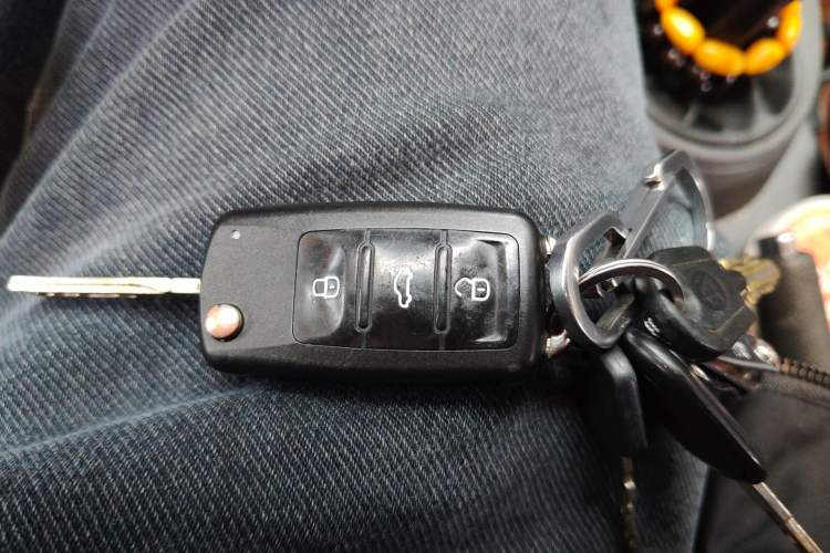 Used Volkswagen Touran 2013 1.4T Manual Comfort Edition 5-Seater Vehicle Key