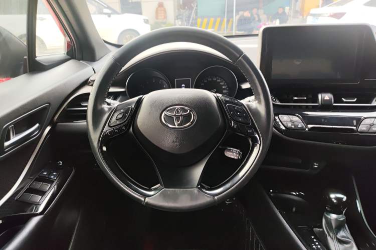 Used Toyota C-HR 2018 2.0L Flagship Version China V Standard
